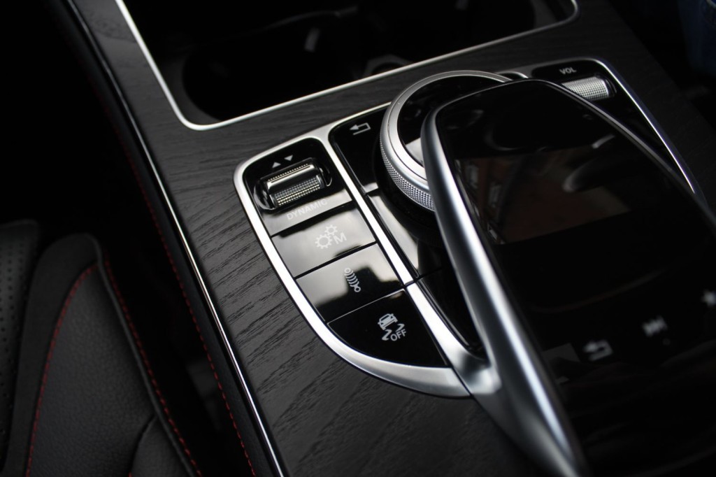 MERCEDES-BENZ GLC
