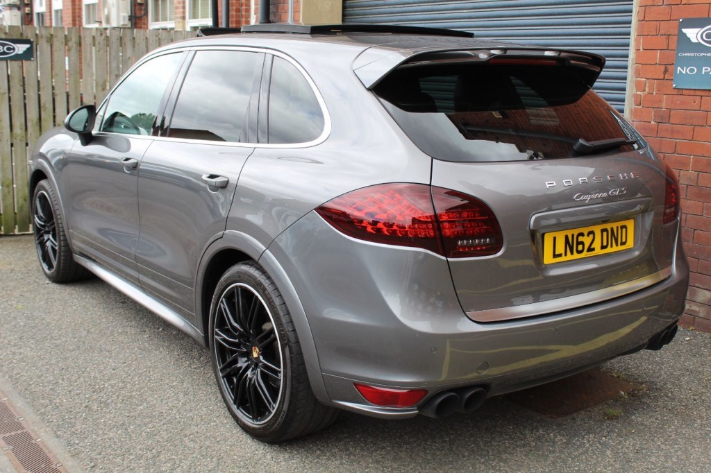 PORSCHE CAYENNE