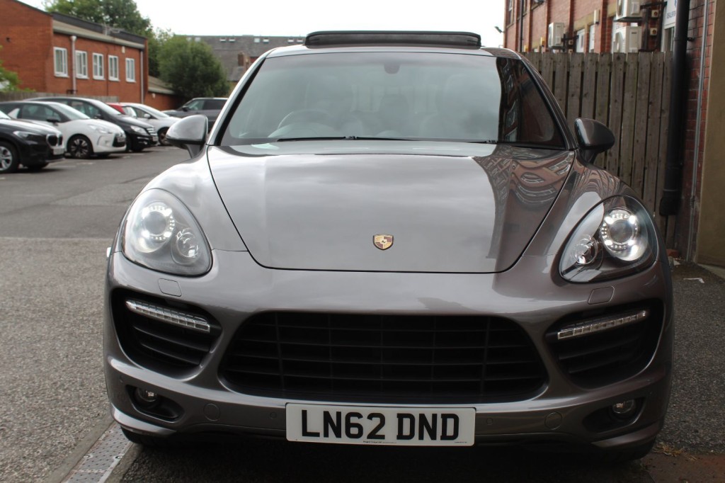 PORSCHE CAYENNE
