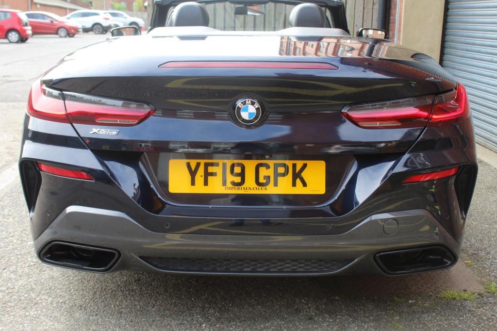 BMW 8 SERIES