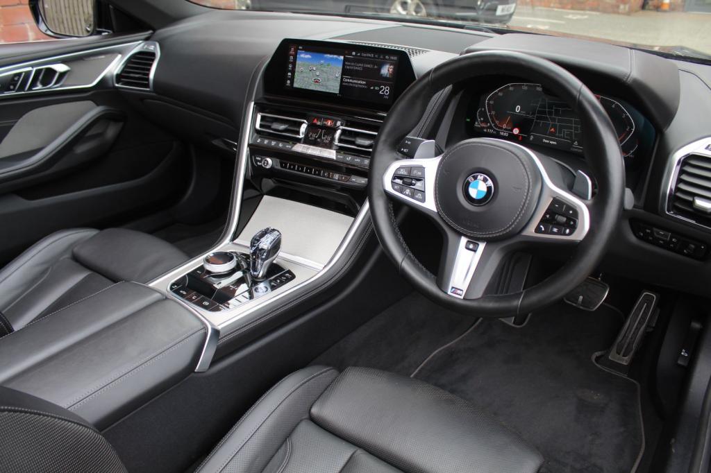 BMW 8 SERIES