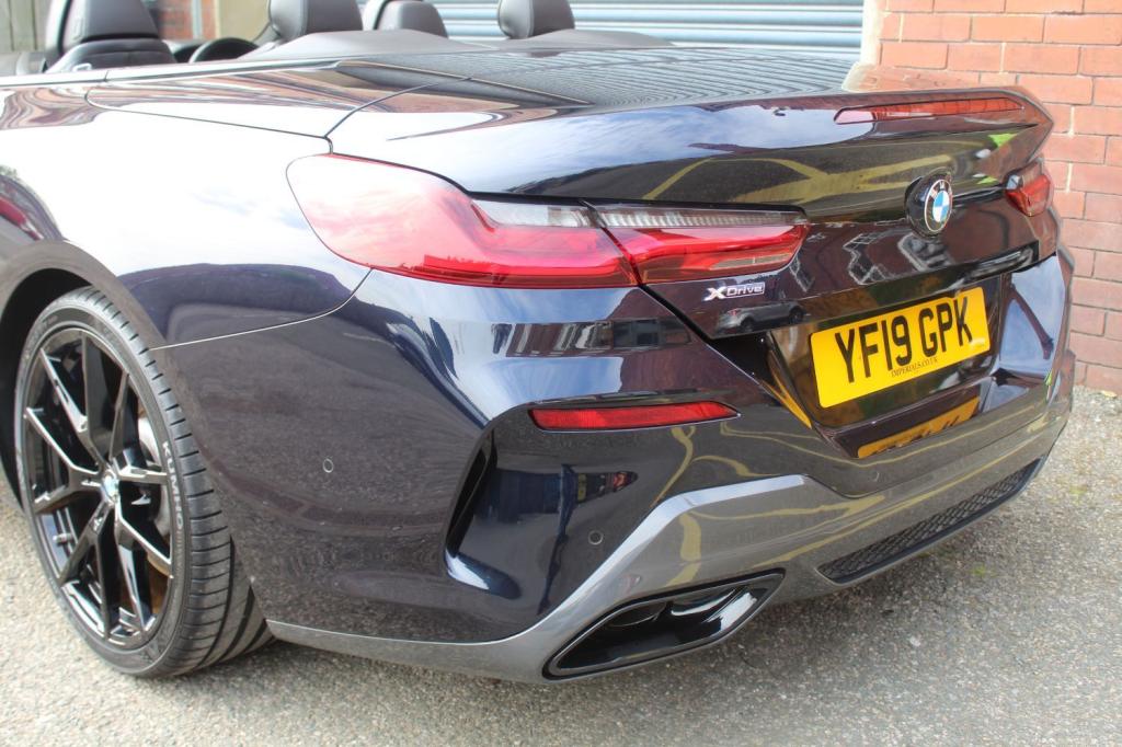 BMW 8 SERIES