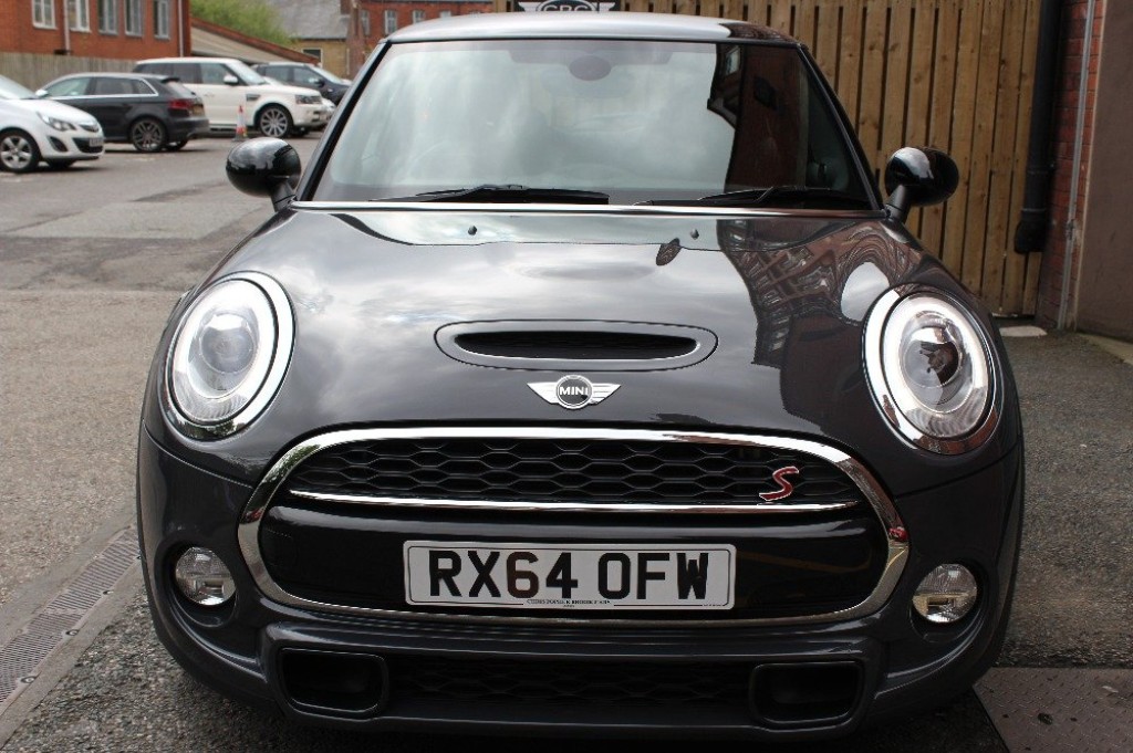 MINI HATCH