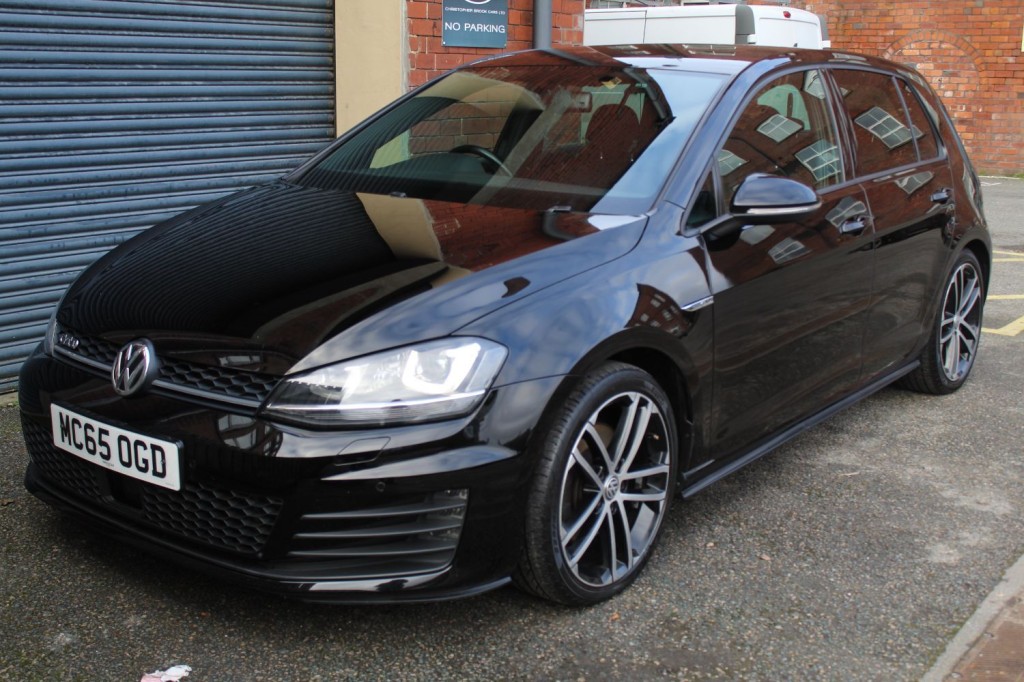 VOLKSWAGEN GOLF