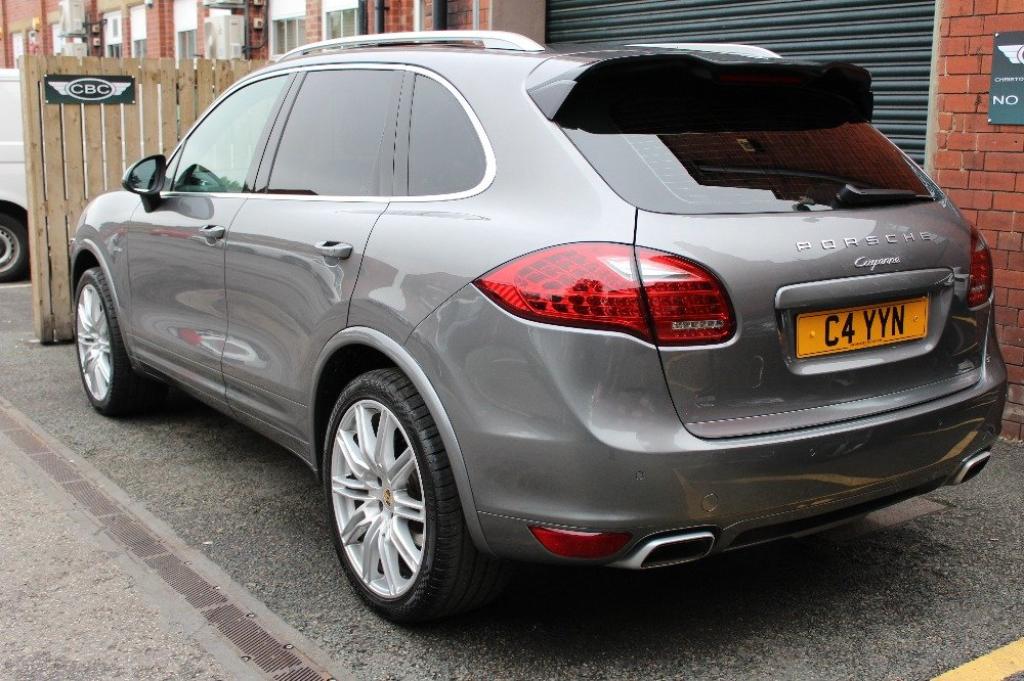 PORSCHE CAYENNE