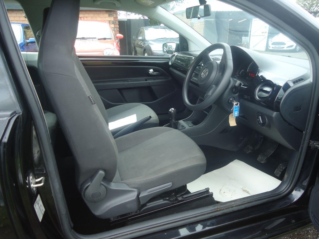 VOLKSWAGEN UP 1.0 Move up! 2016