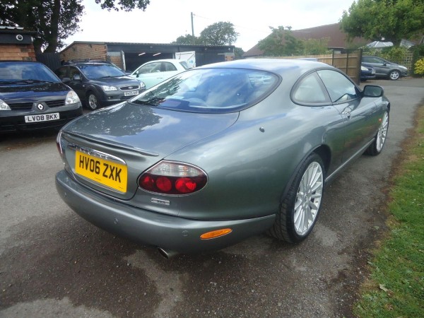 View JAGUAR XK8 4.2 S
