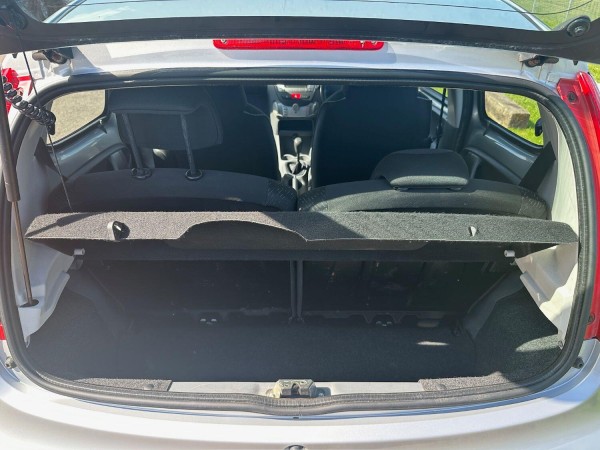 View PEUGEOT 107 1.0 12V Urban