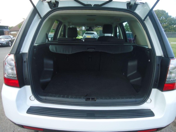 View LAND ROVER FREELANDER 2 2.2 TD4 GS