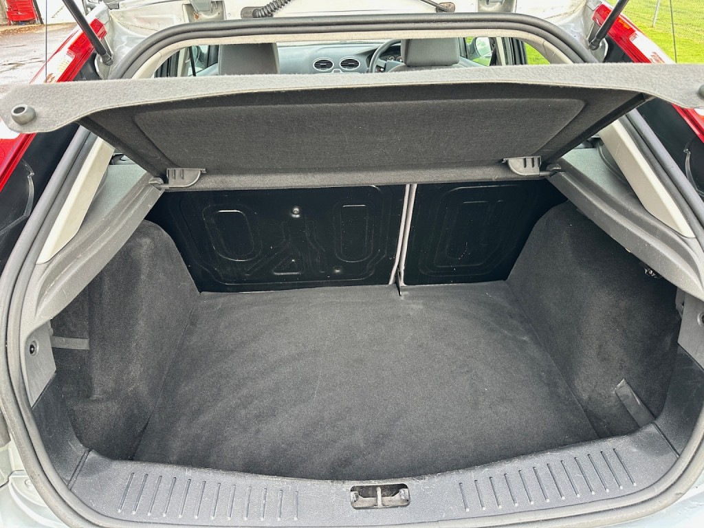 FORD FOCUS 1.4 LX 2005