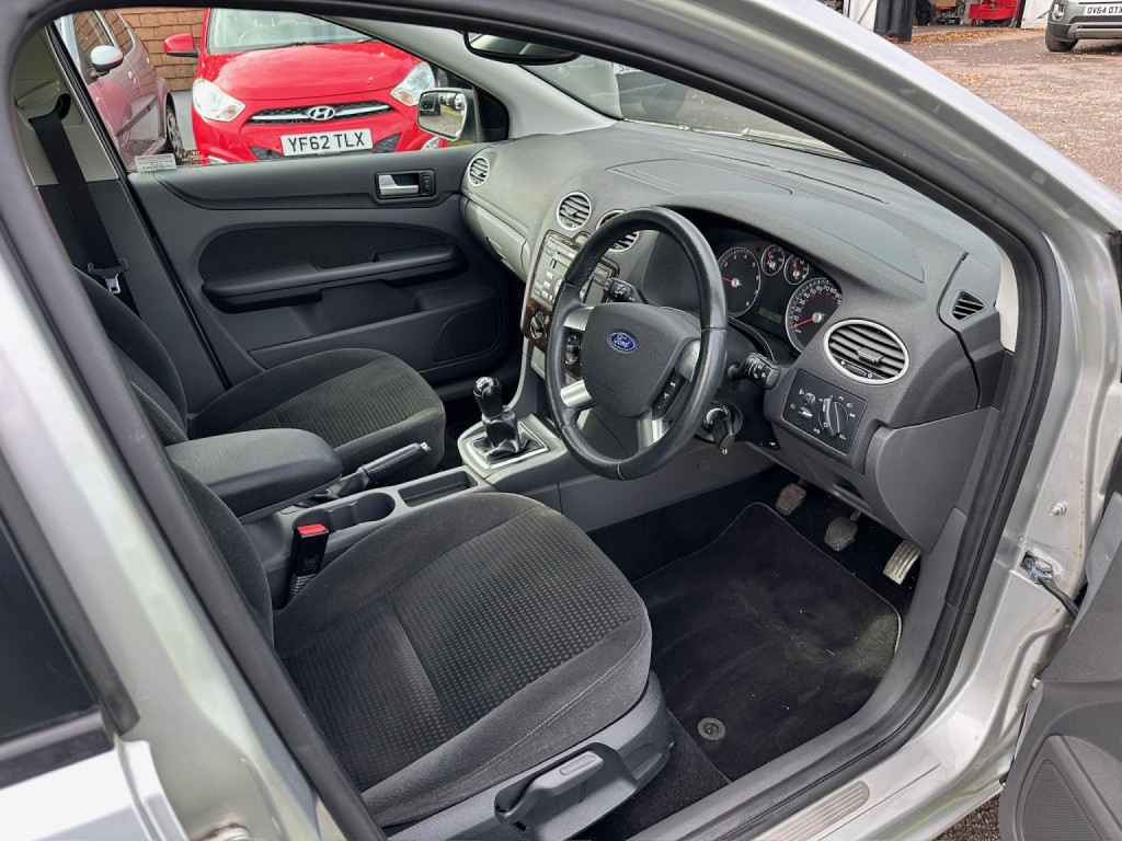 FORD FOCUS 1.6 Ghia 2005