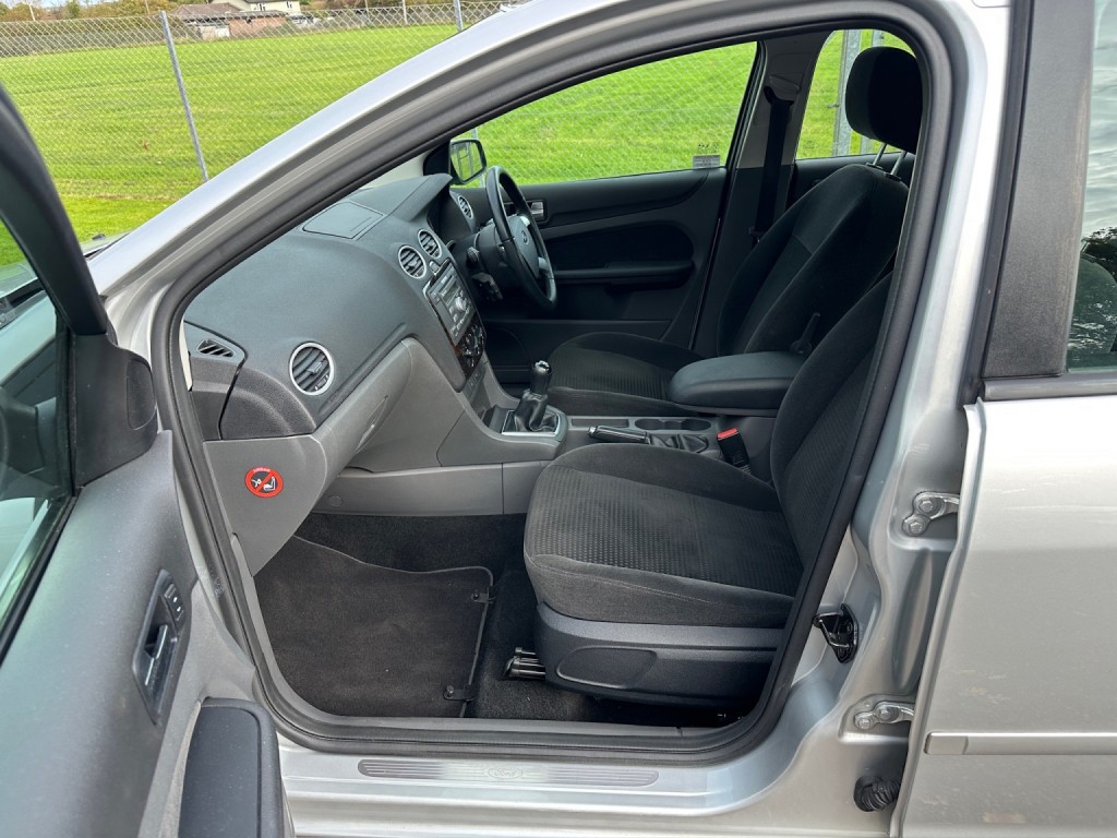 FORD FOCUS 1.6 Ghia 2005