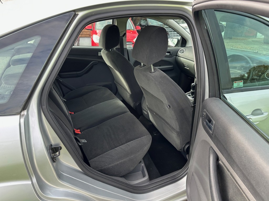 FORD FOCUS 1.6 Ghia 2005