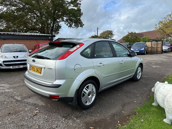 View FORD FOCUS 1.6 Ghia