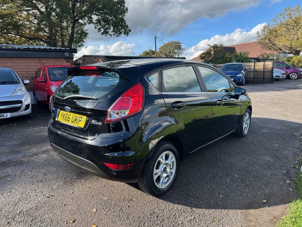 View FORD FIESTA 1.5 TDCi ECOnetic Zetec