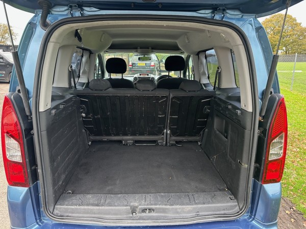 View PEUGEOT PARTNER TEPEE 1.6 HDi Tepee S