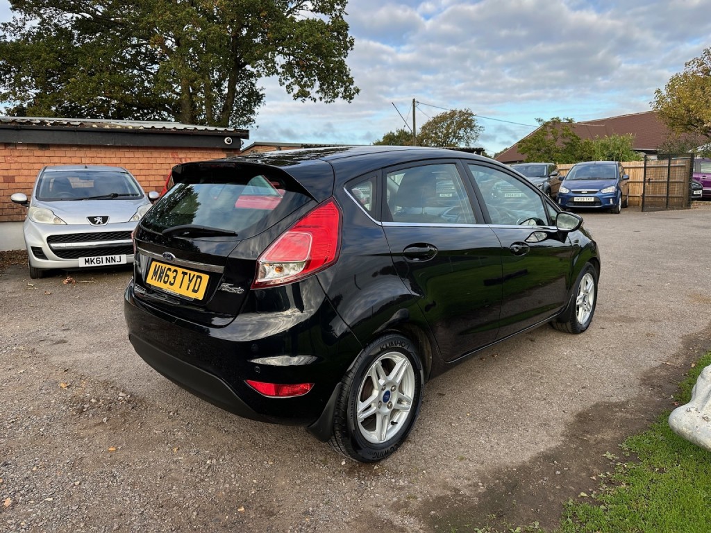 FORD FIESTA 1.5 TDCi Zetec 2014