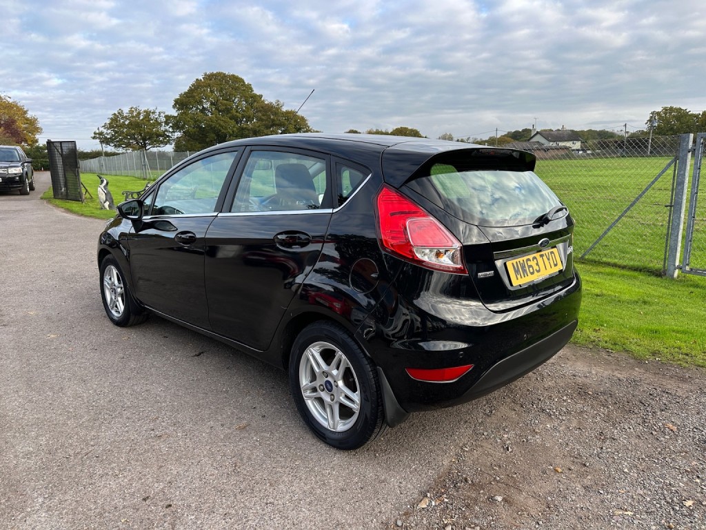 FORD FIESTA 1.5 TDCi Zetec 2014