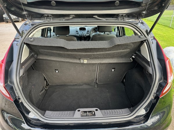 View FORD FIESTA 1.5 TDCi Zetec