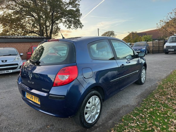 View RENAULT CLIO 1.5 dCi Expression