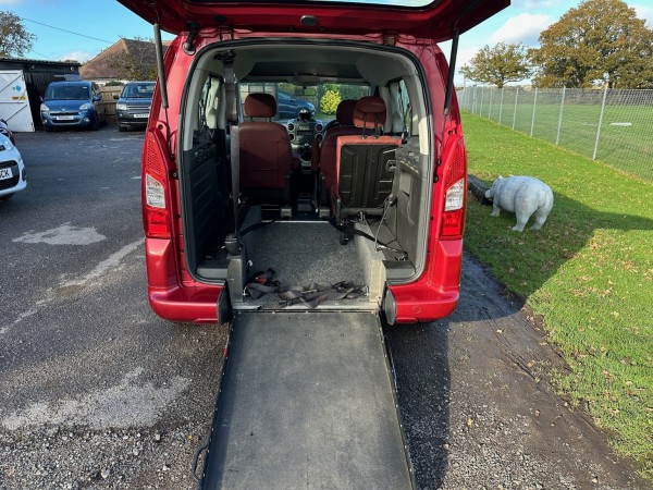 View CITROEN BERLINGO 1.6 HDi VTR