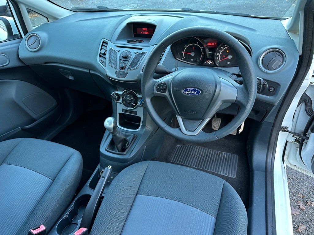 FORD FIESTA 1.3 Edge 2011