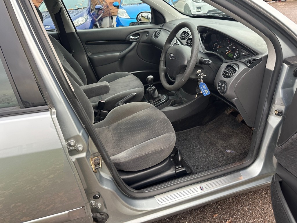 FORD FOCUS 1.8 TDCi Ghia 2004