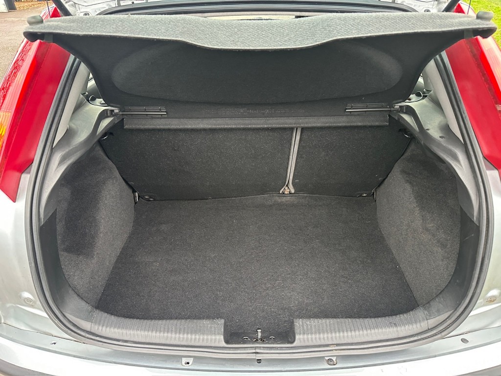 FORD FOCUS 1.8 TDCi Ghia 2004