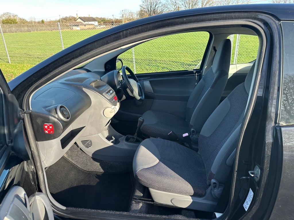 PEUGEOT 107 1.0 12V Urban 2008