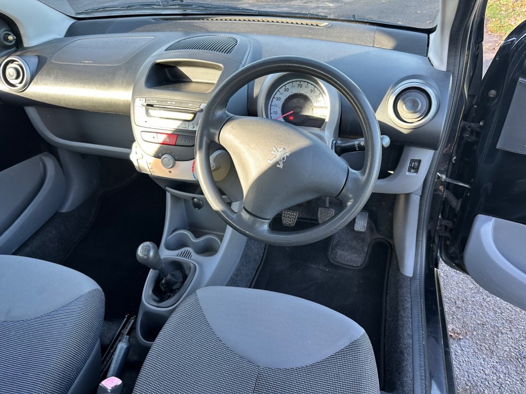 PEUGEOT 107 1.0 12V Urban 2008