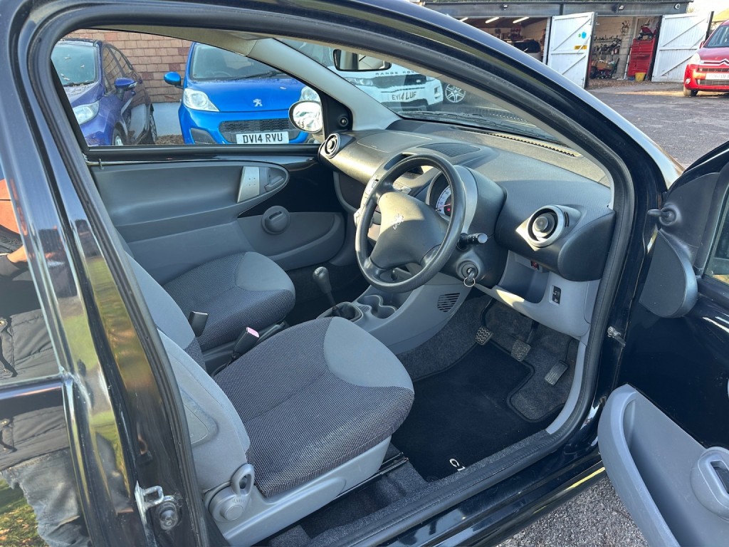 PEUGEOT 107 1.0 12V Urban 2008