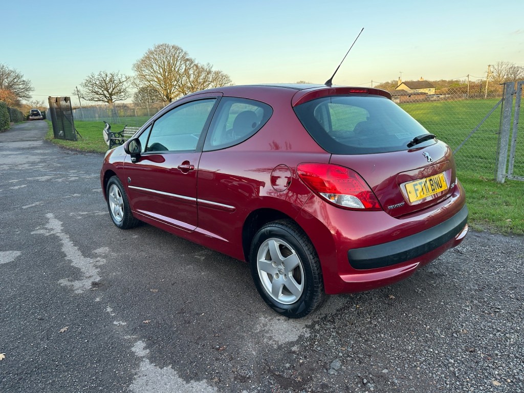 PEUGEOT 207 1.4 Envy 2011