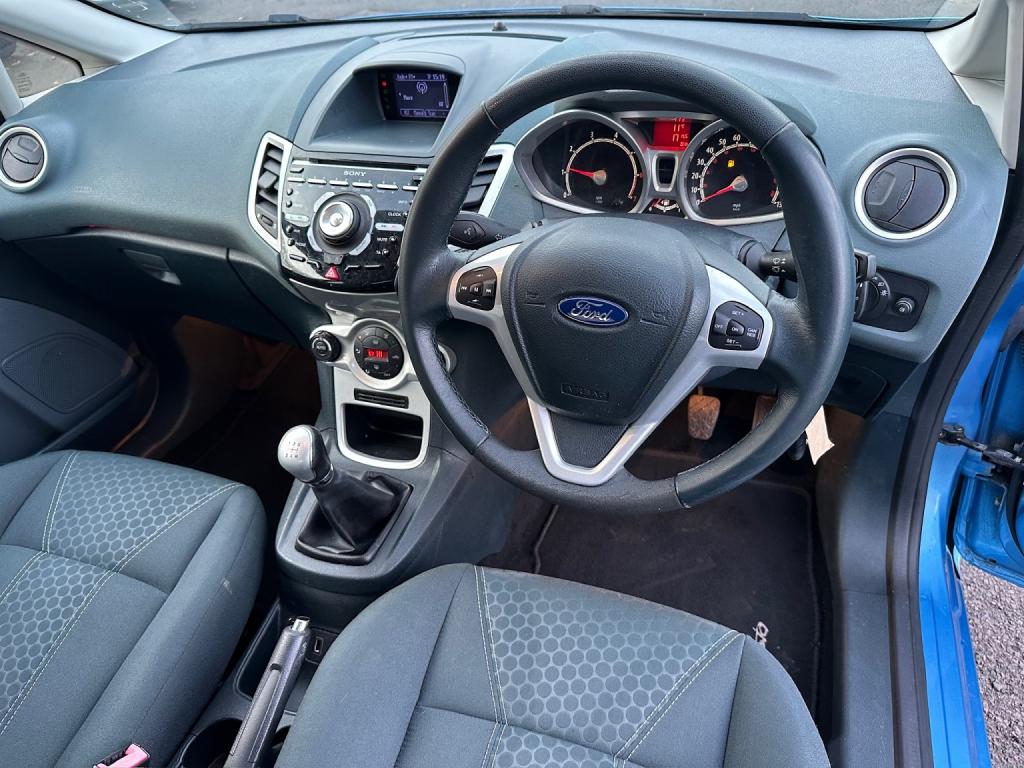 FORD FIESTA 1.4 Titanium 2010