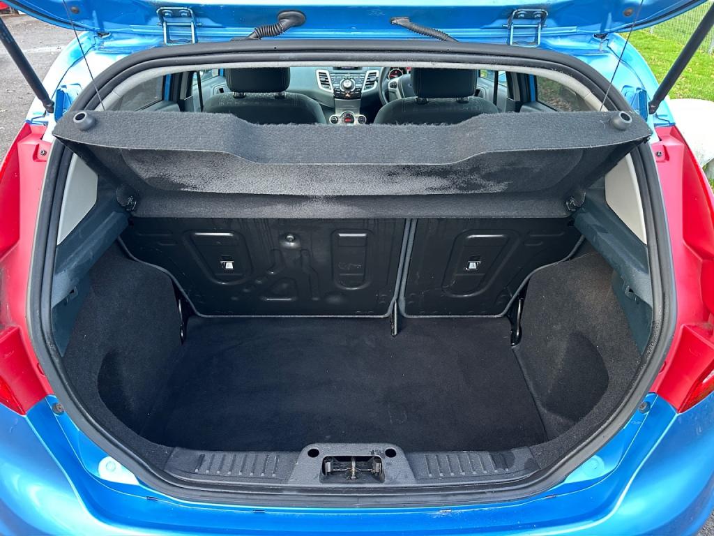 FORD FIESTA 1.4 Titanium 2010