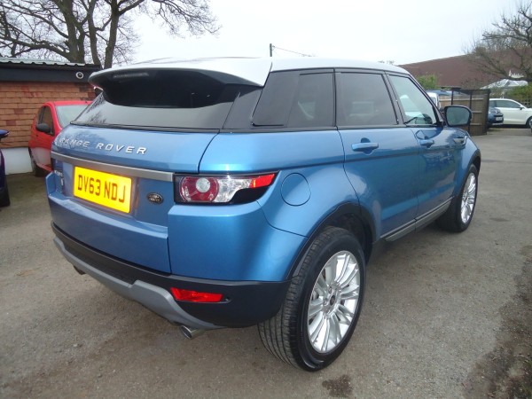 View LAND ROVER RANGE ROVER EVOQUE 2.2 SD4 Pure Tech
