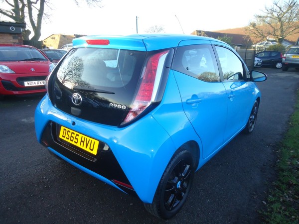 View TOYOTA AYGO 1.0 VVT-i x-cite