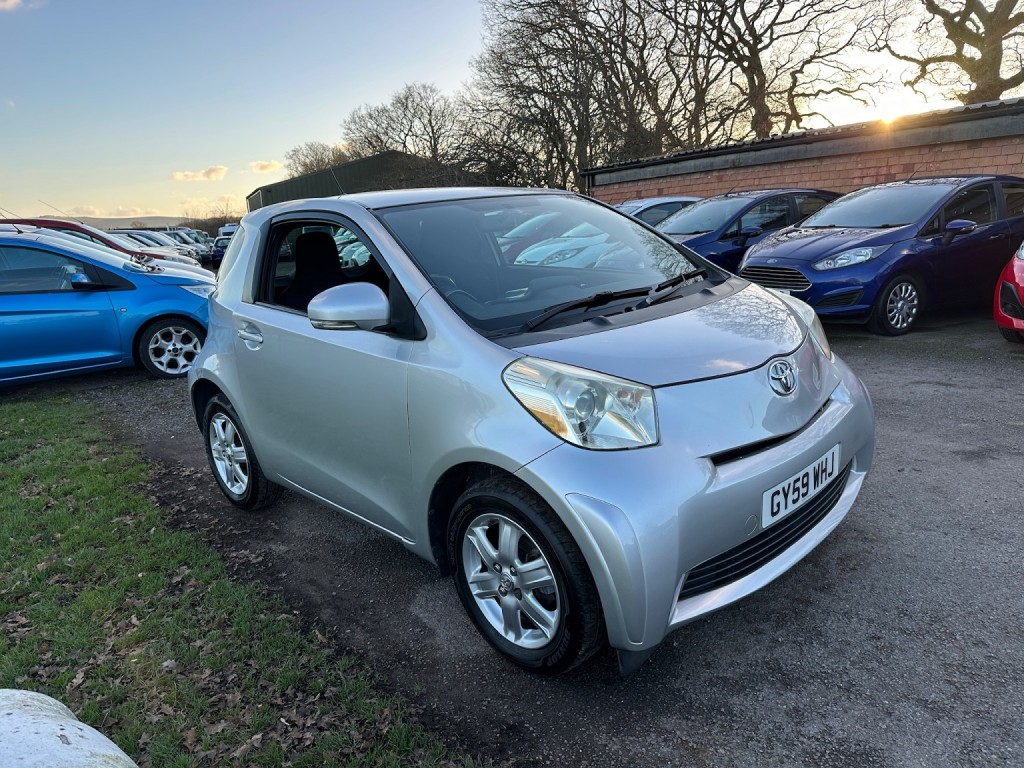 TOYOTA IQ 1.0 VVT-i 2010