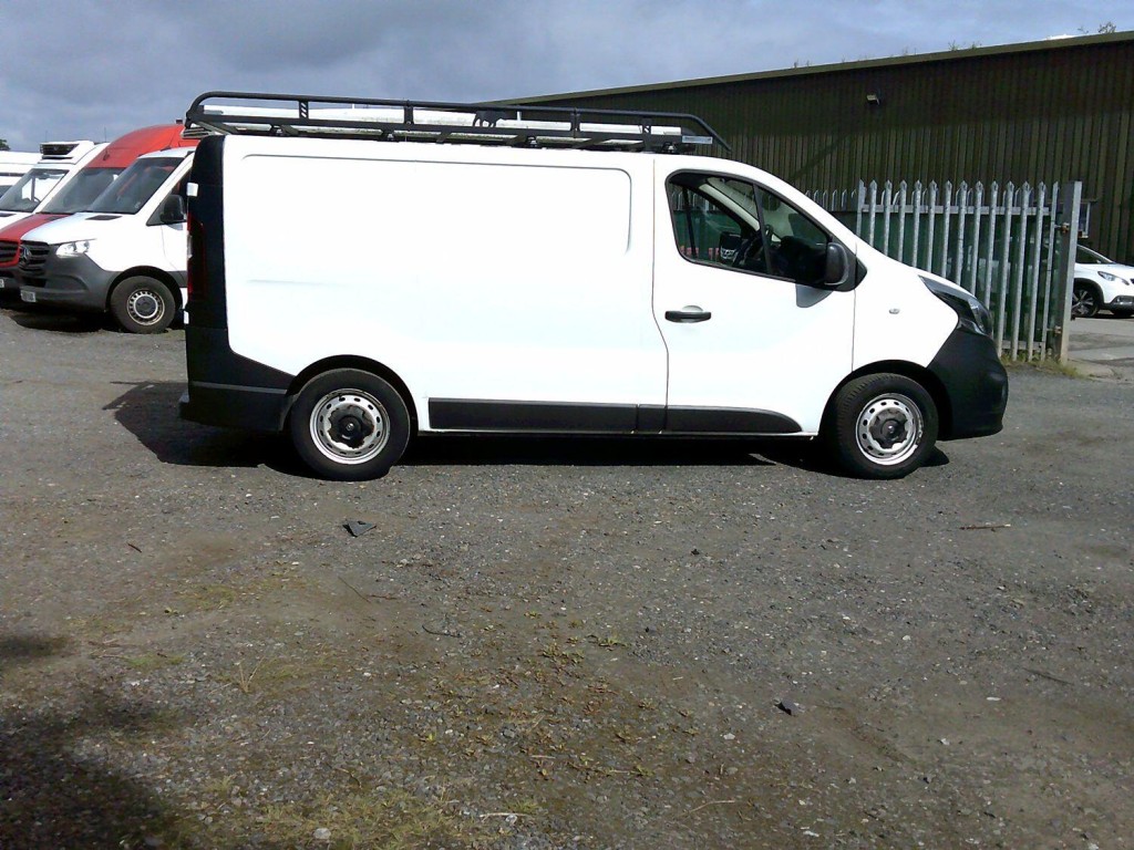 View VAUXHALL VIVARO 1.6 CDTi 2700