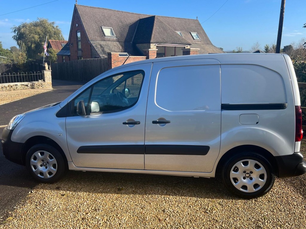 PEUGEOT PARTNER