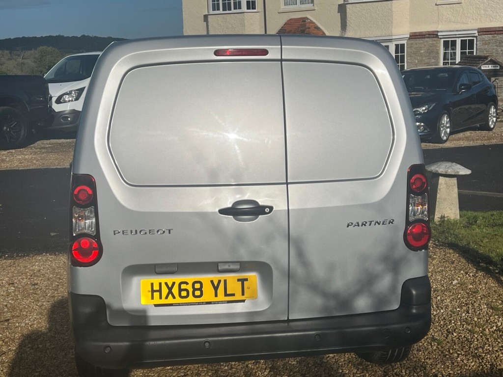 PEUGEOT PARTNER