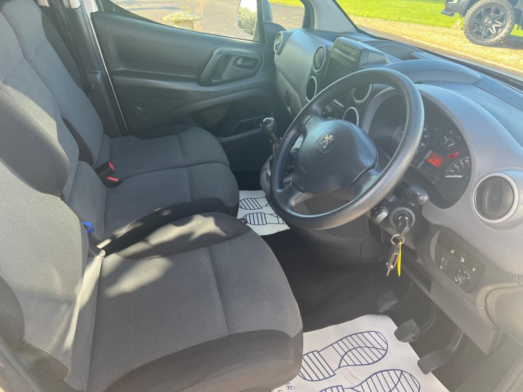 View PEUGEOT PARTNER 1.6 Blue-HDi  Professional L1