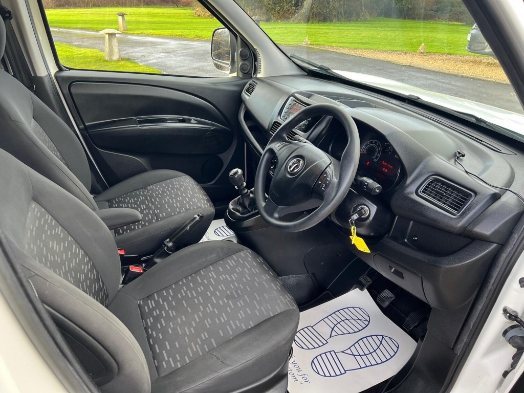 View VAUXHALL COMBO 2300 1.6 CDTi  L2 H1 S/S 