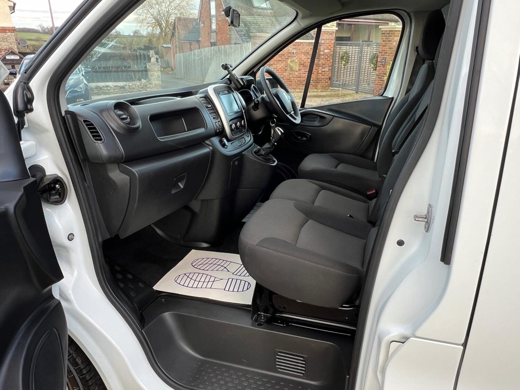 RENAULT TRAFIC