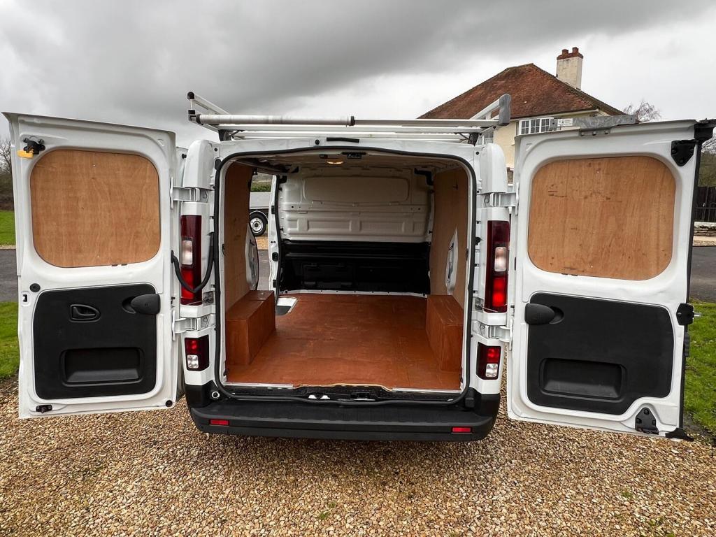 RENAULT TRAFIC