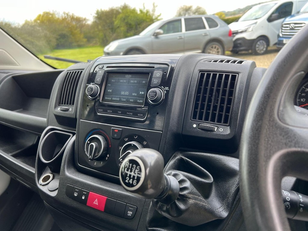 View CITROEN RELAY 2.2 HDi 35 Tipper