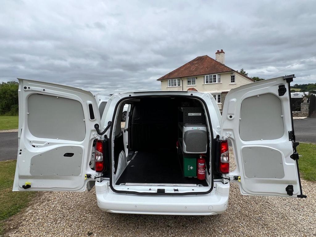 View VAUXHALL COMBO 1.6 Turbo D 2300 Sportive
