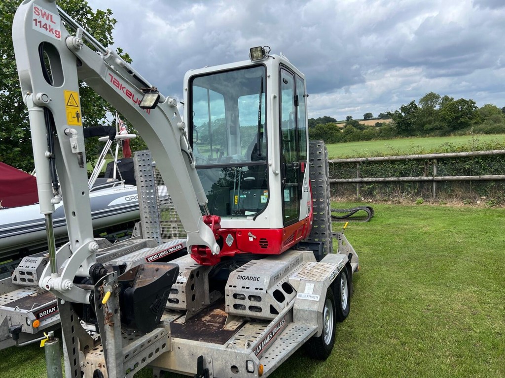 View 1925 CROSSLEY Takeuchi TB216 Full Cab Mini Digger