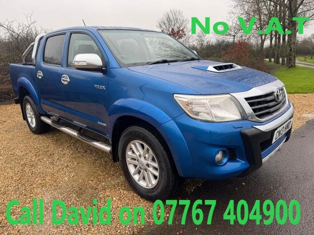 View TOYOTA HILUX 3.0 D-4D Invincible