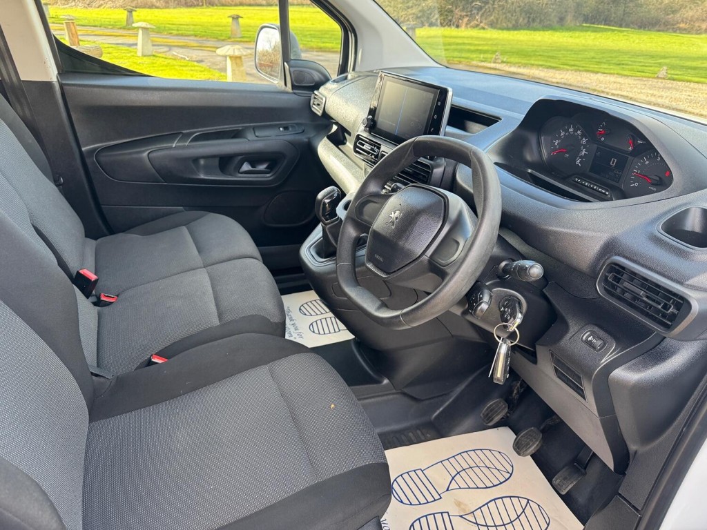 View PEUGEOT PARTNER 1.5 BlueHDi 1000 Professional