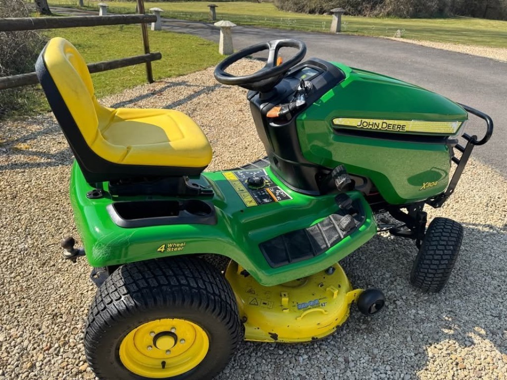 JOHN DEERE GATOR
